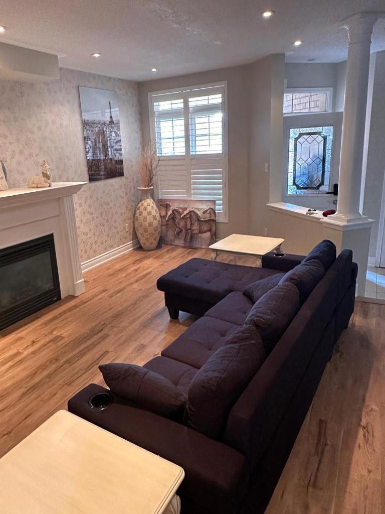 Beautiful Home Mississauga Luaran gambar